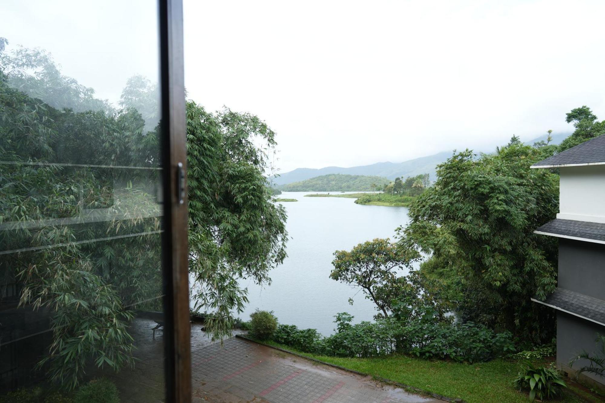 Wayanad Silverwoods Forest Resort & Spa Padinjarathara Экстерьер фото